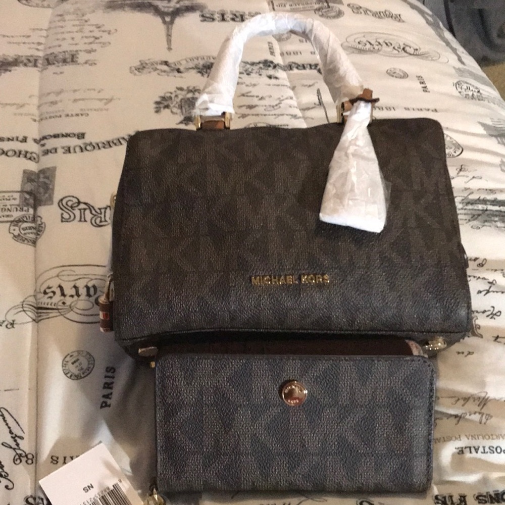 Michael Kors bag set